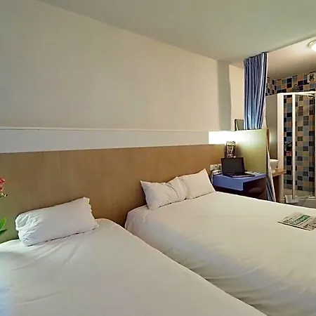 Hotel The Originals Access, Millau Sud
