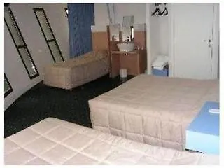 Hotel The Originals Access, Millau Sud 2*